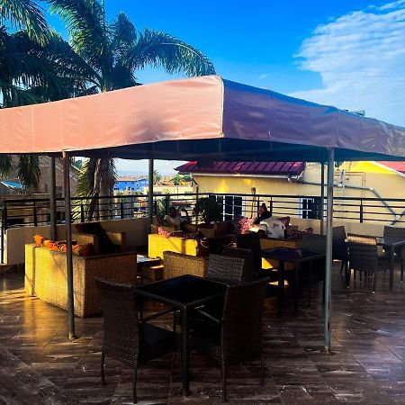 Cascade Hotel Lapaz Экстерьер фото