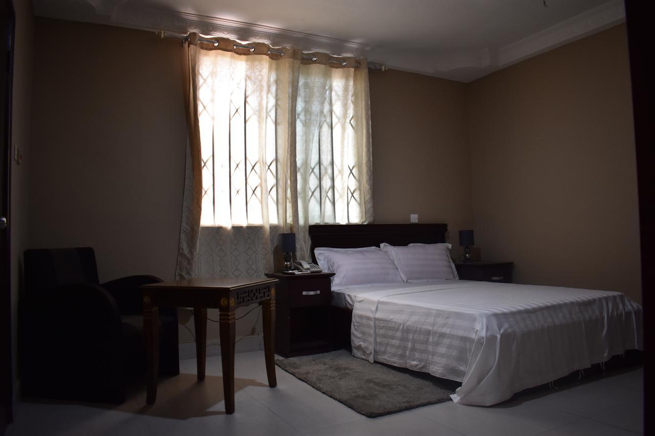 Cascade Hotel Lapaz Экстерьер фото