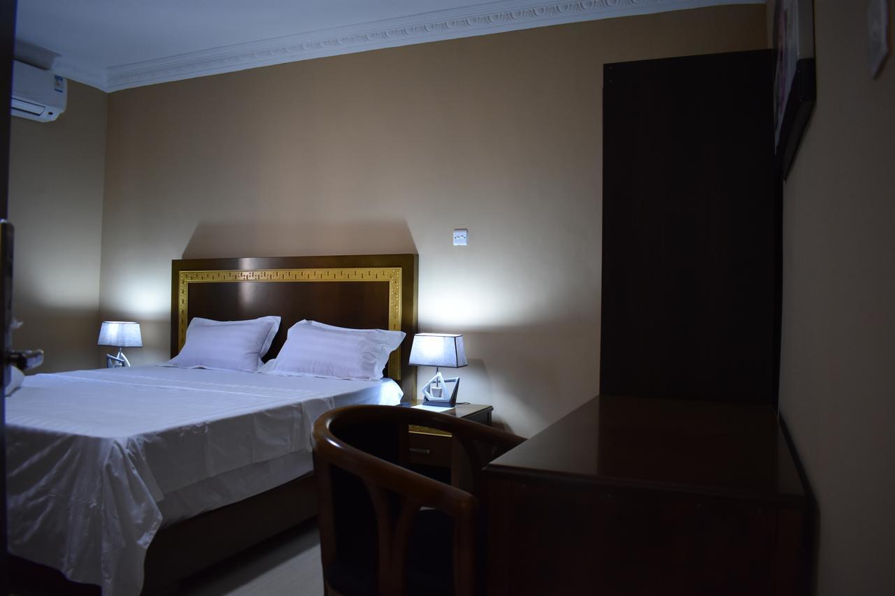 Cascade Hotel Lapaz Экстерьер фото