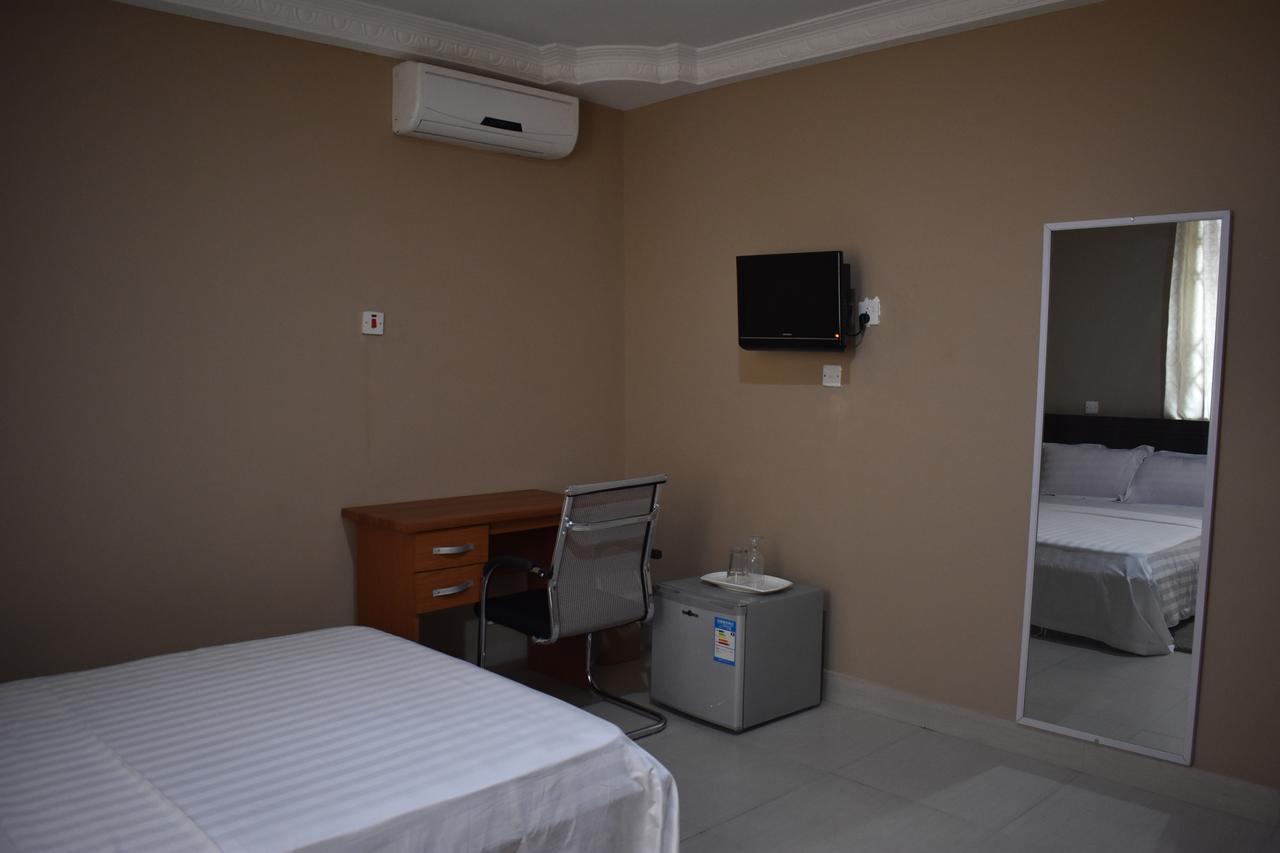 Cascade Hotel Lapaz Экстерьер фото