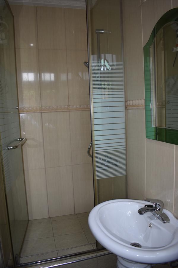 Cascade Hotel Lapaz Экстерьер фото