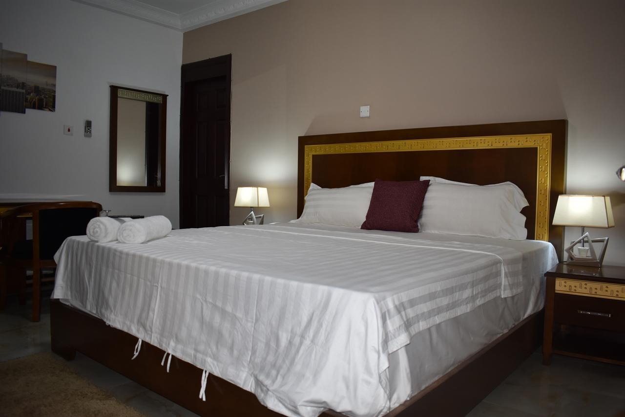 Cascade Hotel Lapaz Экстерьер фото